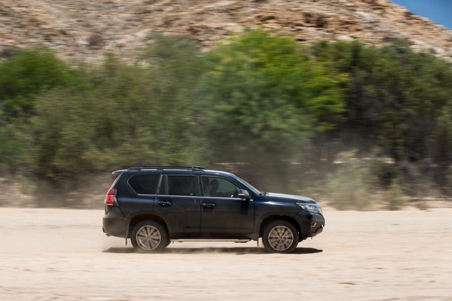  Toyota Land Cruiser Prado (150) 2017 года  (EU) (фото 35 из 50)